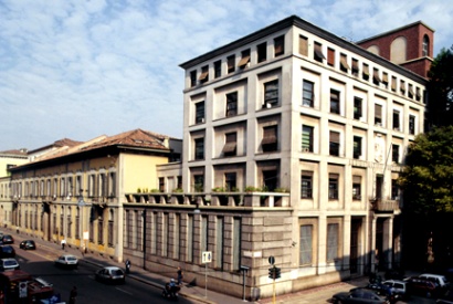 Palazzo-Isimbardi-Angolo-Via-Vivaio-Corso-Monforte