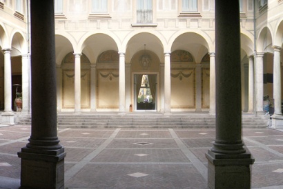 Palazzo-Isimbardi-Cortile-dOnore